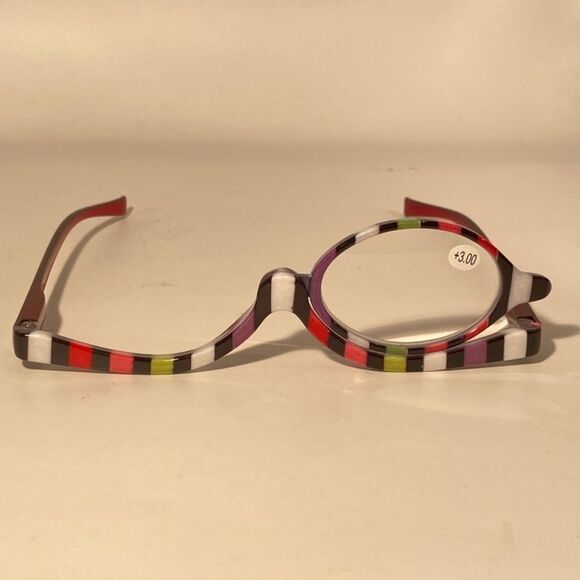 0995 Makeup Cosmetic 3.00 Flip Magnifying Glasses For Precision Application N… - Picture 2 of 5